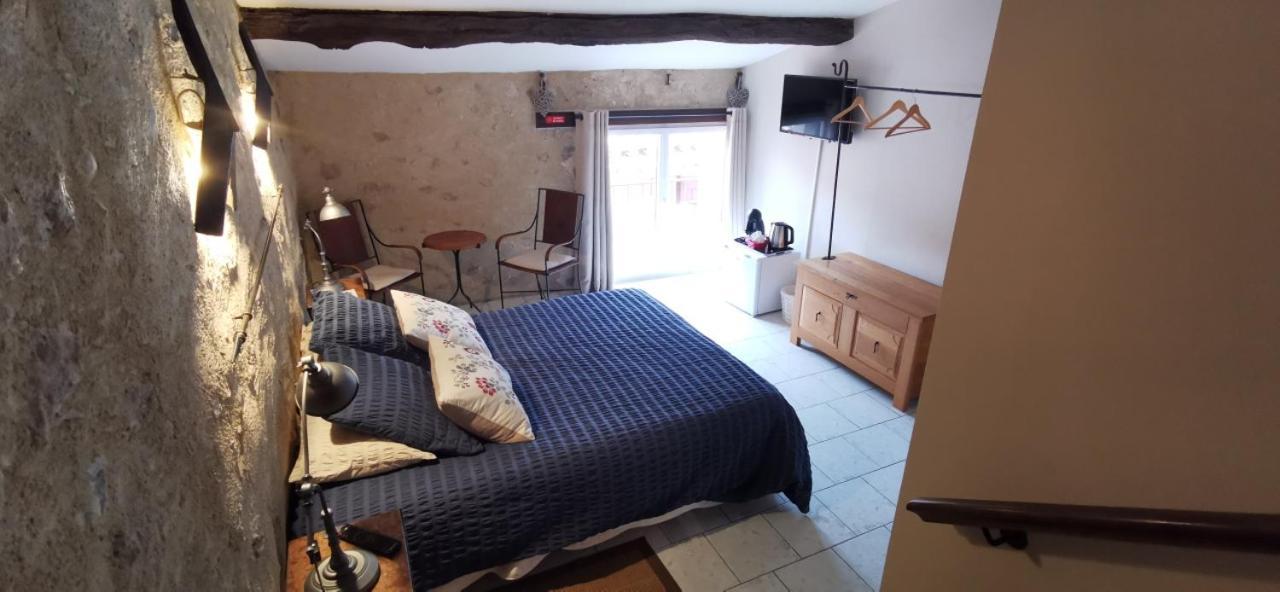 Bed and Breakfast Le Mimosa Saint-Saturnin-de-Lucian Esterno foto